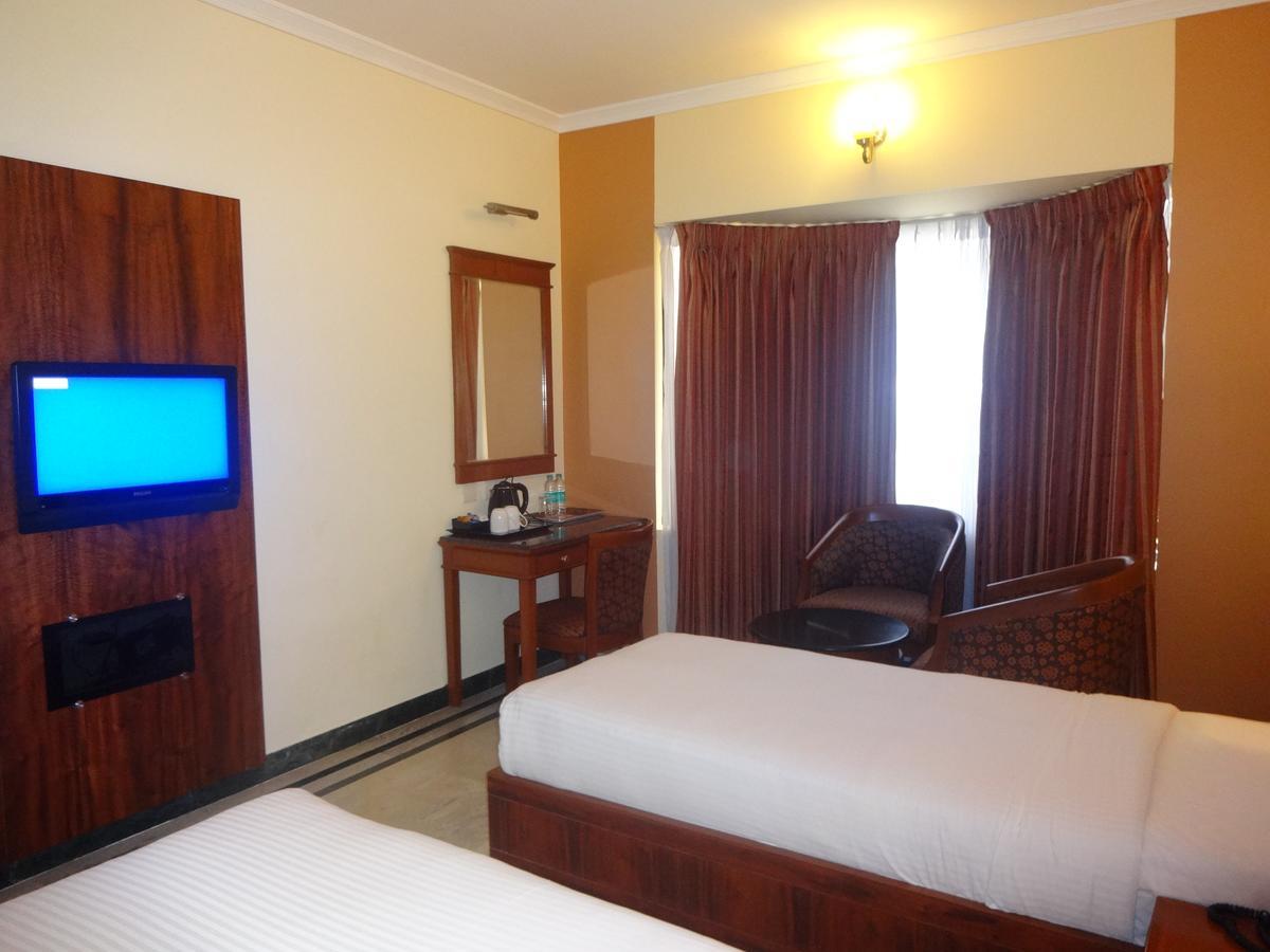 Hotel Grand Palace Chennai Exterior photo